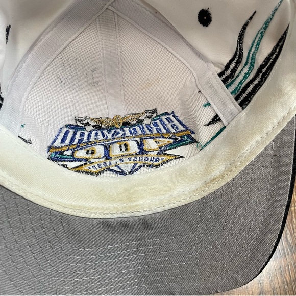 Vintage Logo Athletic 1997
Brickyard 400 NASCAR Diamond
Cut Snapback Hat Cap - Picture 8 of 9
